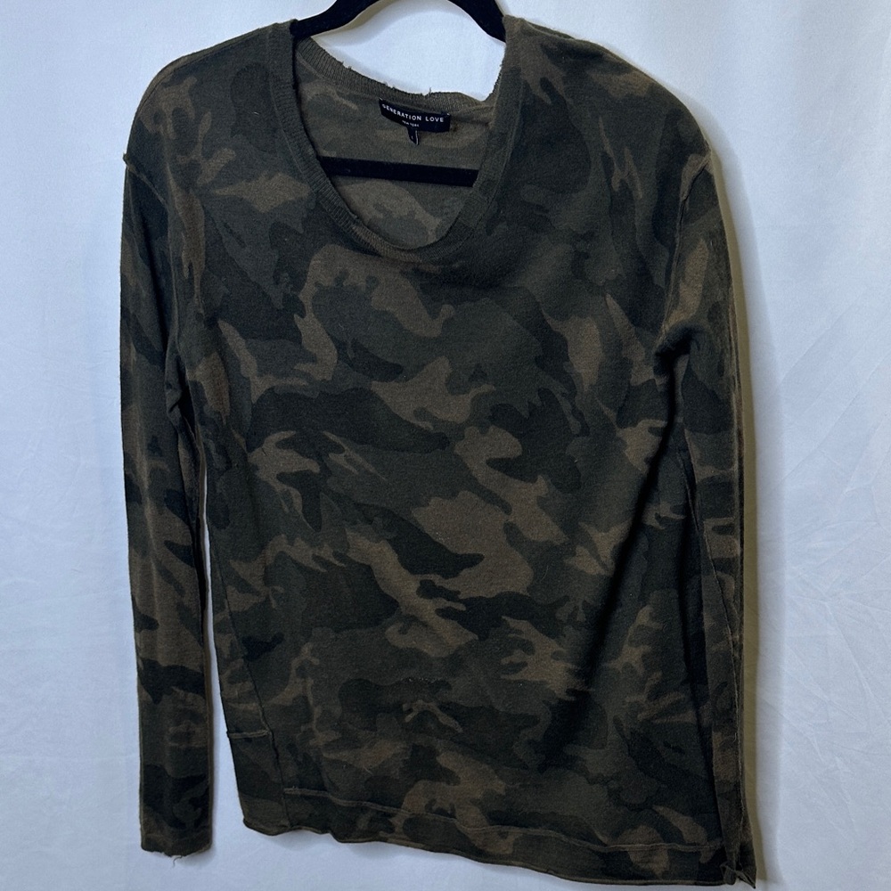 Generation Love 100% cashmere crew neck sweater in green camo print.  Sz L. VGUC